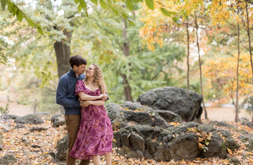 engagement photo in central park